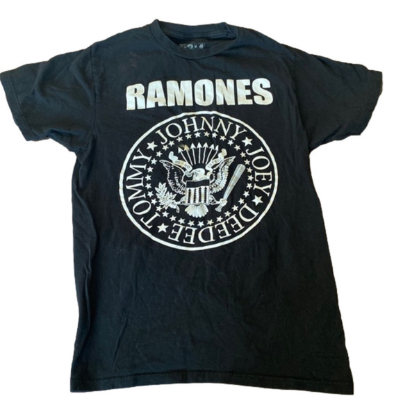 Tops - Ramone’s Shirt Size Small PRICE FIRM 💥